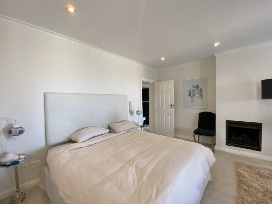 To Let 1 Bedroom Property for Rent in Green Point Western Cape